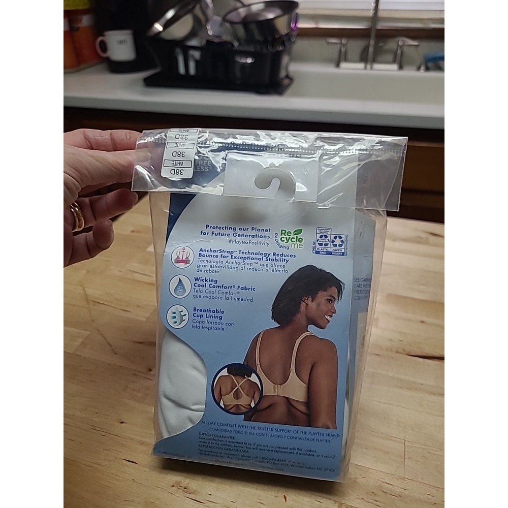 Playtex 18 Hr 4 Way Support with Bounce Control Bra (4699 Wirefree)  36C - White - Picture 2 of 2